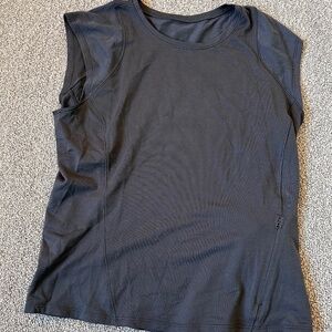 Lululemon hiking top size 8